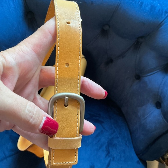 Francesco Biasia Tan Leather Crossbody Bag - Picture 11 of 12